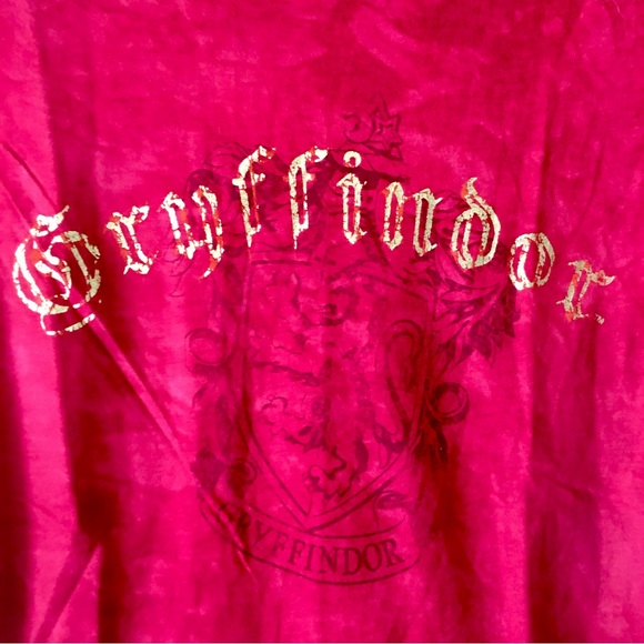 NWT Harry Potter Gryffindor T-Shirt - Picture 2 of 4